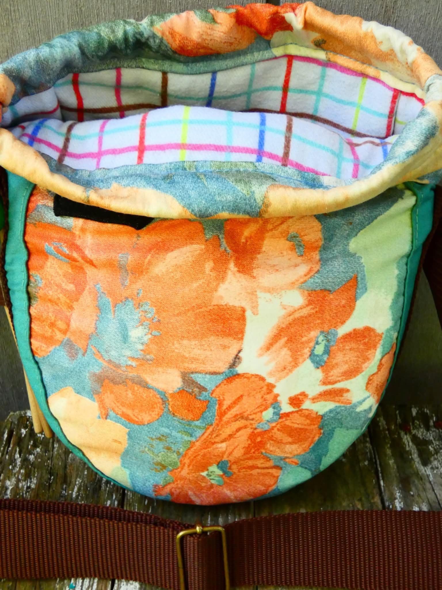 Housse de transport artisanale molletonnée "pastel" en tissus pour tongue drum 20cm (vue intérieur)