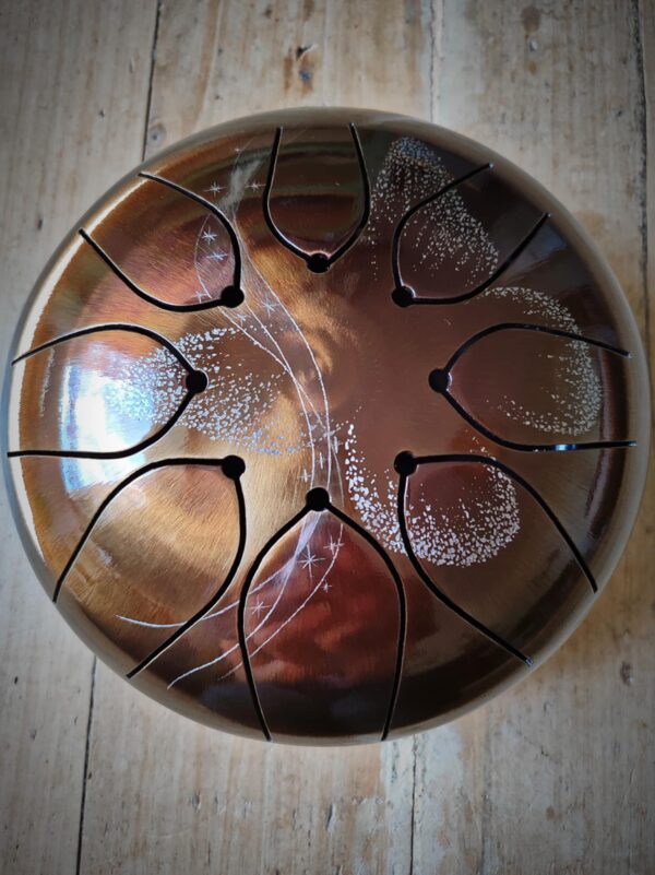 tongue-drum-artisanal-gravure-papillon-2 Tongue drum artisanal fabriqué en France avec gravure papillon