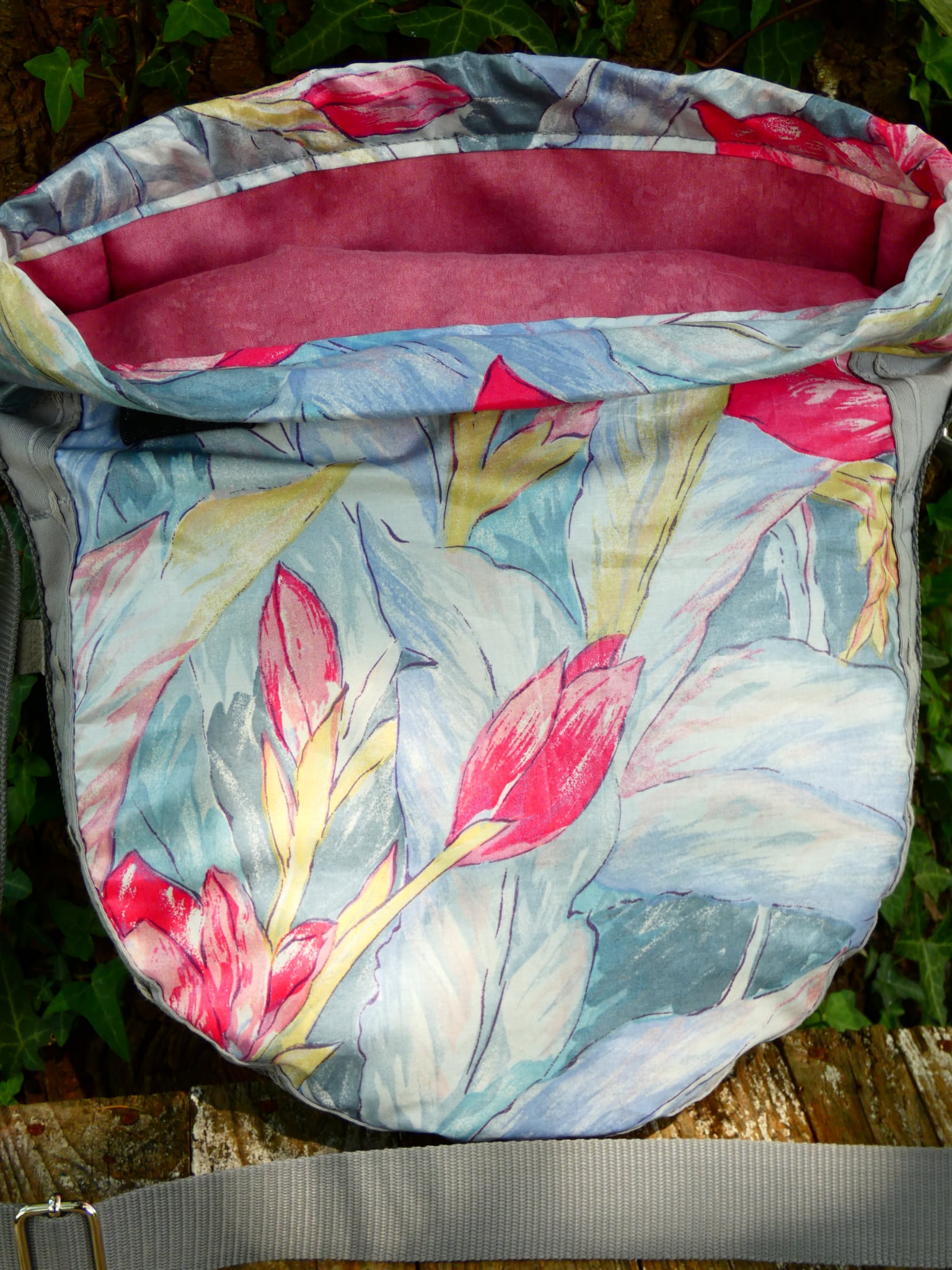 Housse de transport artisanale molletonnée "plume" en tissus pour tongue drum 30cm (vue intérieur)